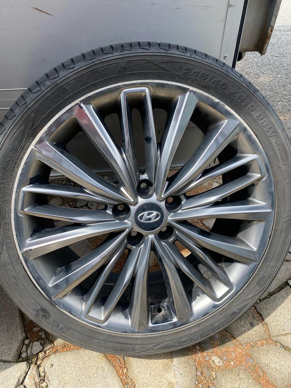 그랜져 IG 19인치휠타이어 중고 4개