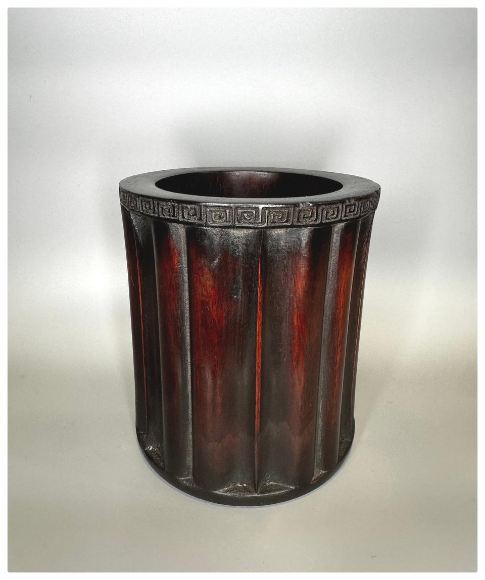 고대 문방용품 - 홍목 조각 붓 통