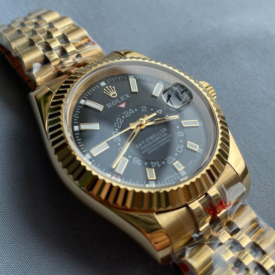 롤렉스 스카이드웰러 골드 블랙 시계 판매합니다.