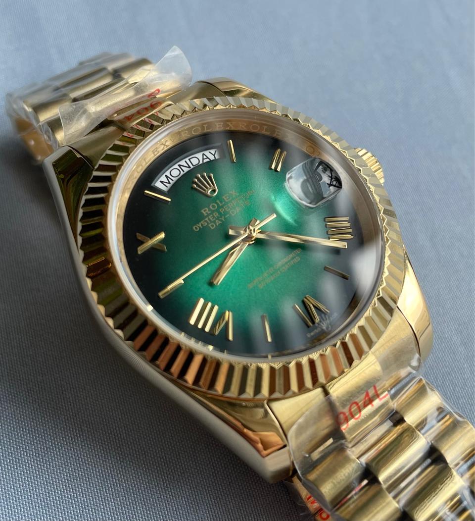 롤렉스 데이데이트 헐크 시계 판매합니다.