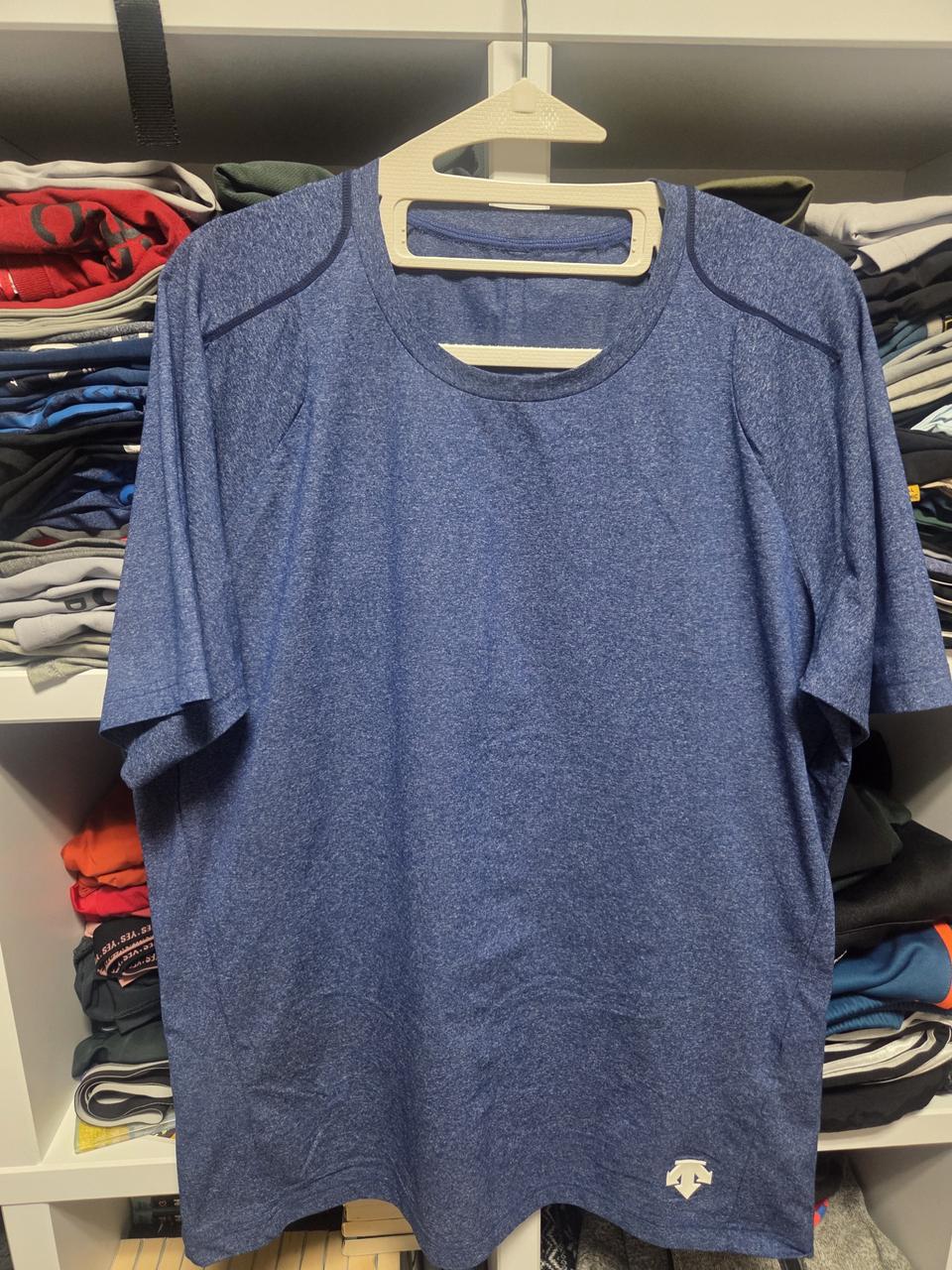 데상트 반팔 105