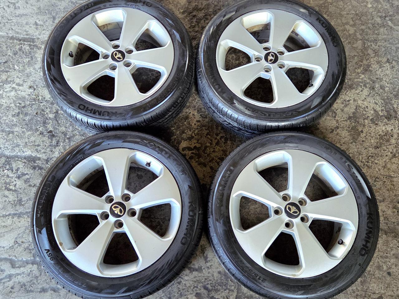 라프 크루즈 라세티프리미어 17인치휠타이어 팝니다 pcd105 가솔린용