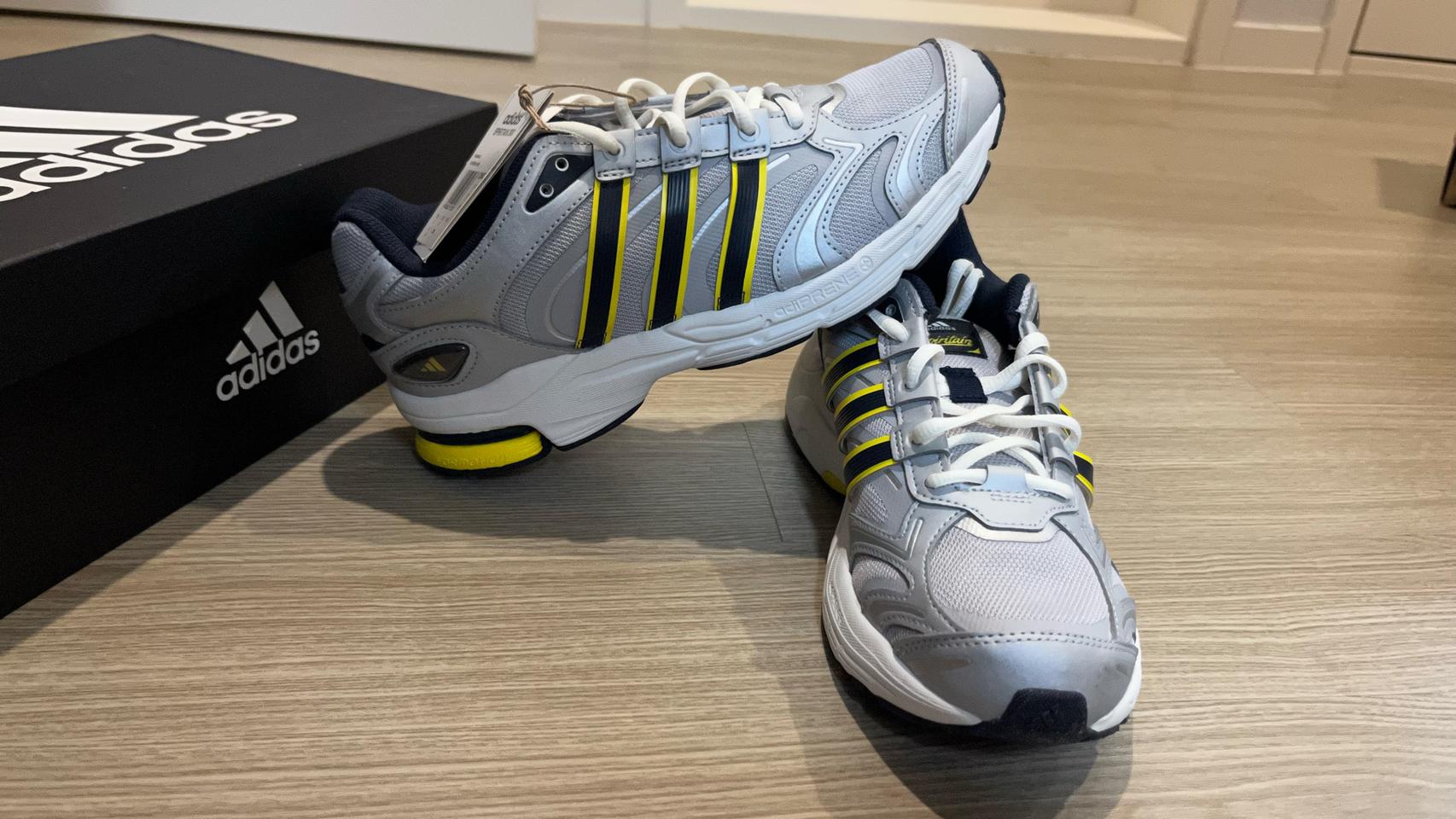 아디다스 스피리테인2000 실버 260 새제품