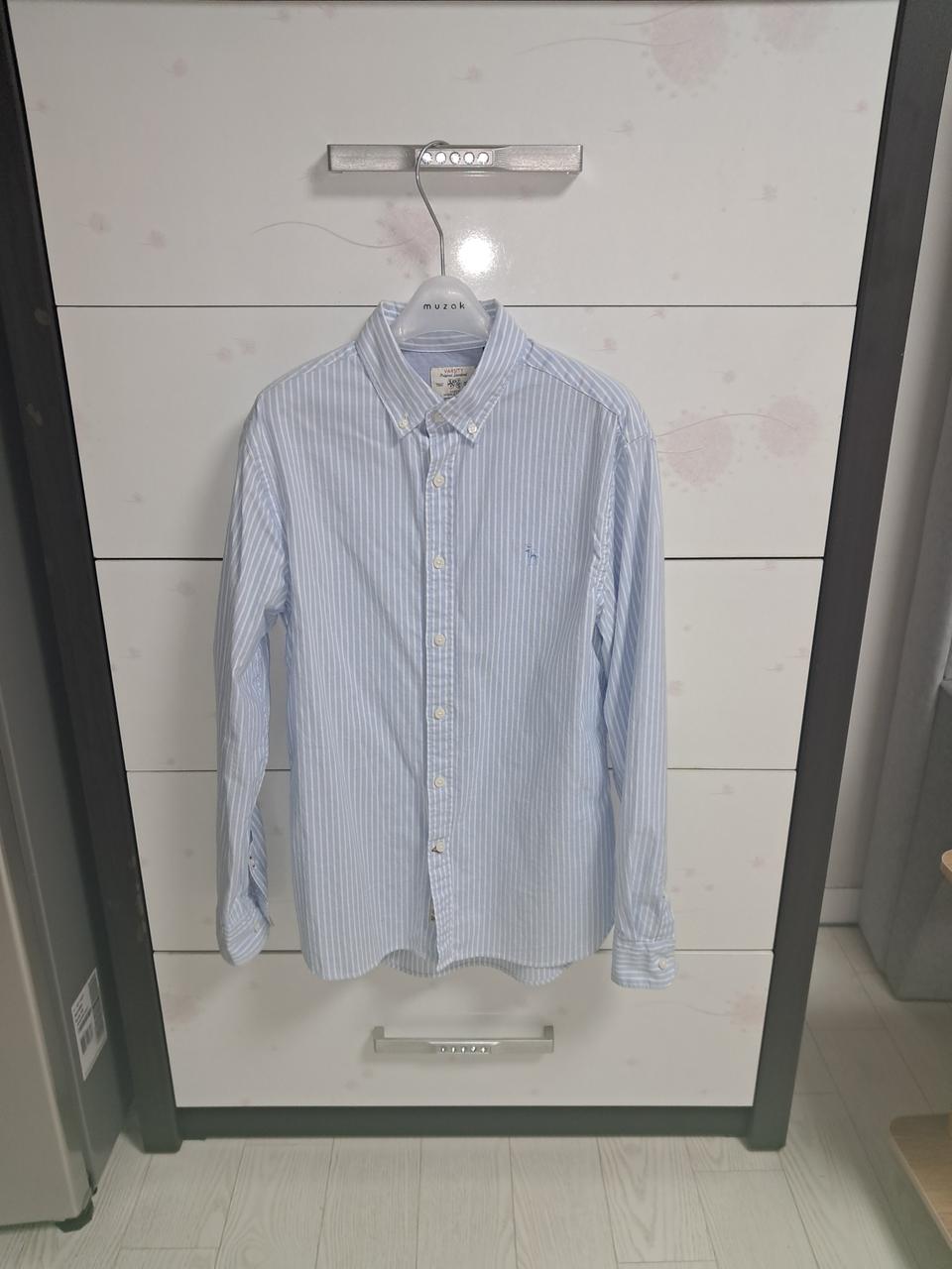 헤지스남성스트라이프하늘색셔츠 100