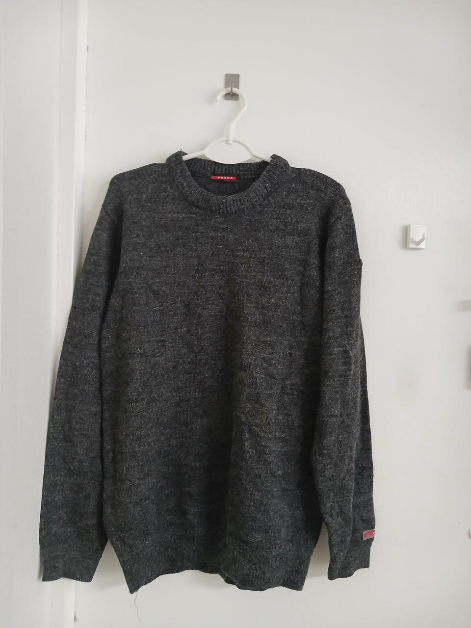 프라다 니트 100-105 새옷수준