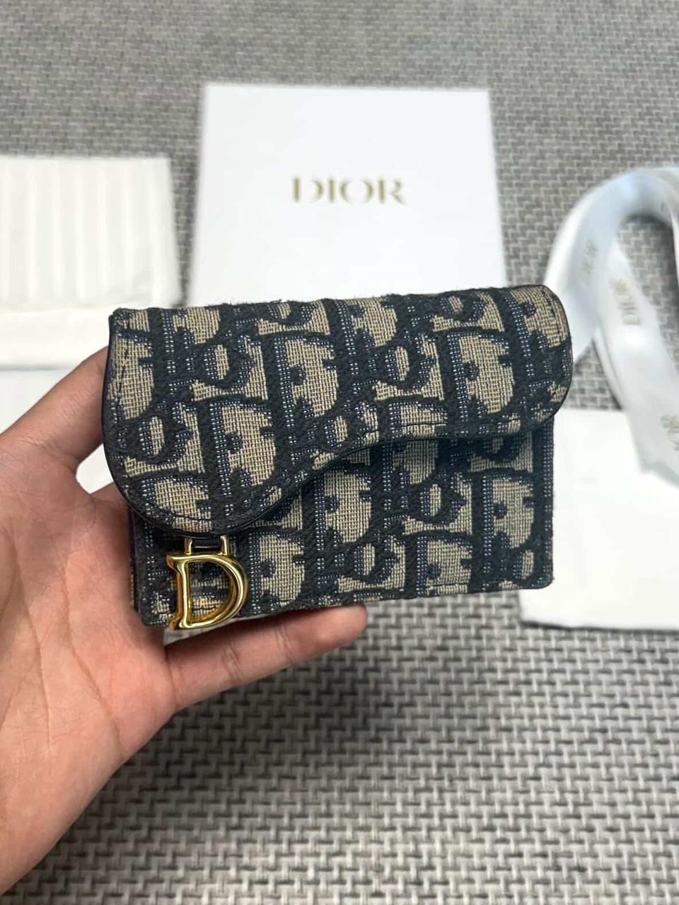 디올 새들 카드지갑