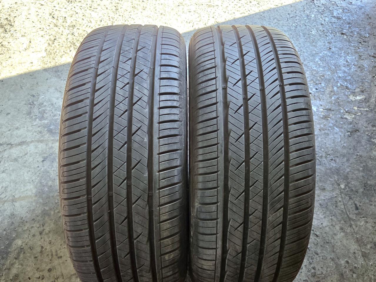 2355517 235 55 17 한국 라우펜 타이어 팝니다