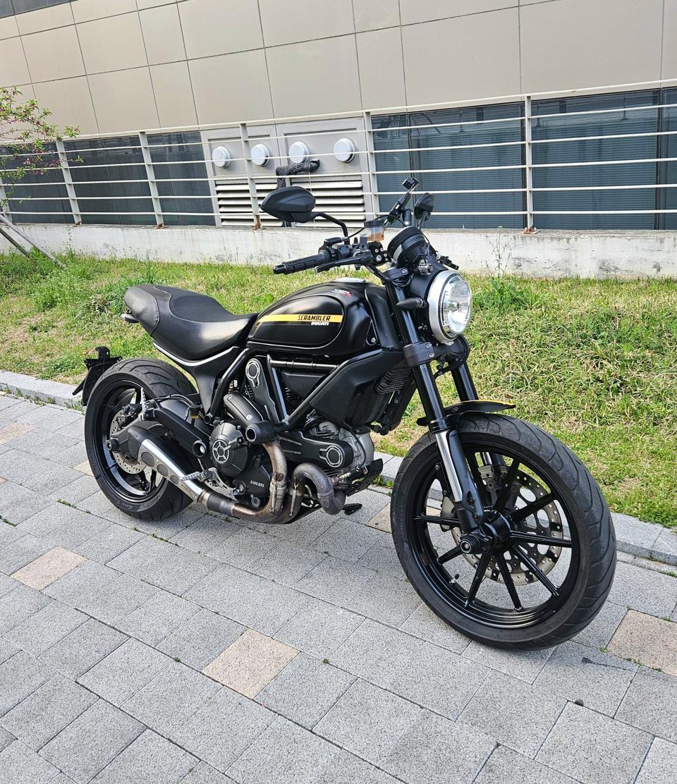 두카티 스크램블러 800 팝콘배기 판매합니다