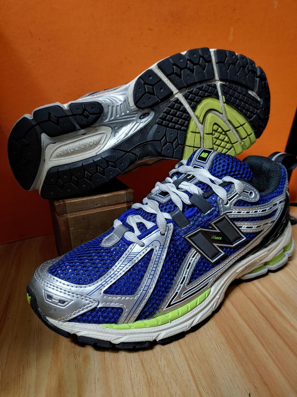 뉴발란스 1906R(US7.5표기255)