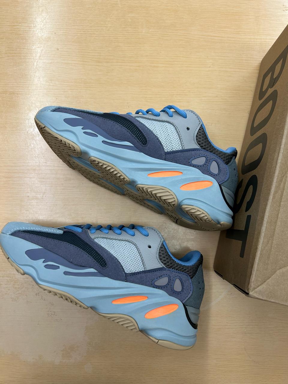 (새상품) 240 아디다스 이지 부스트 700 카본 블루