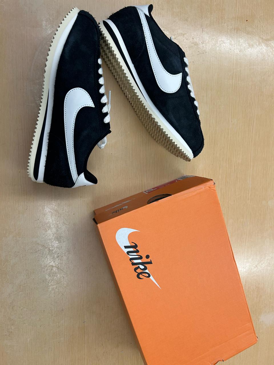 (새상품)240 나이키 코르테즈 빈티지 블랙 세일