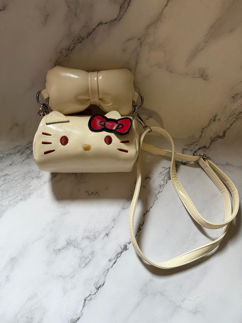 자라(ZARA)X산리오 헬로키티 미니 크로스백 새상품
