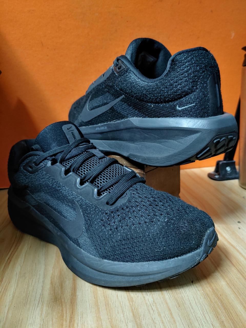 나이키 윈플로11(US7.5표기255 추천사이즈250)