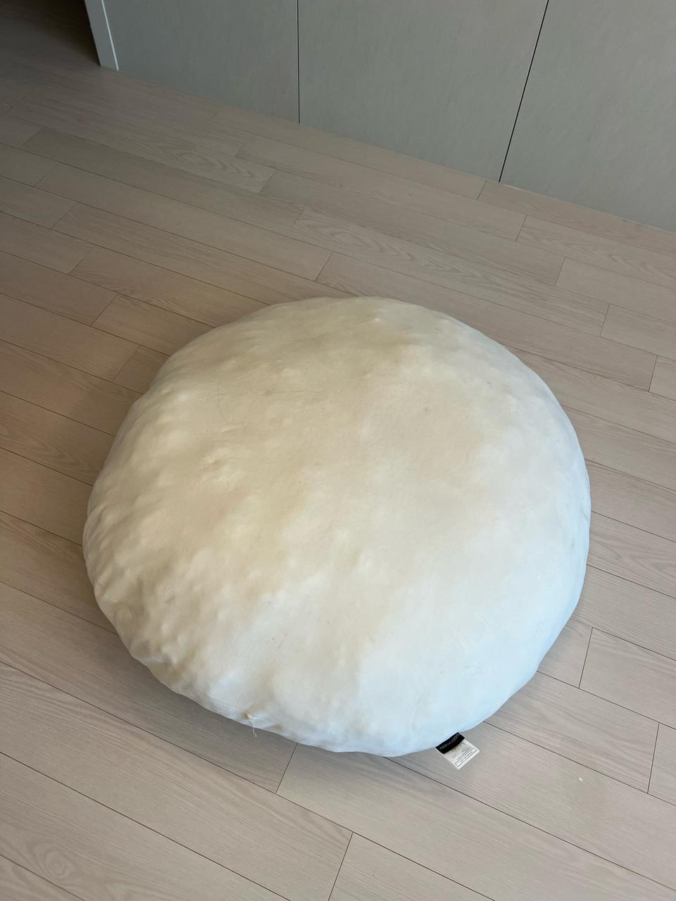 미니멀룸 쫀득한 찹쌀떡 베개 필로우 등받이 모찌 쿠션