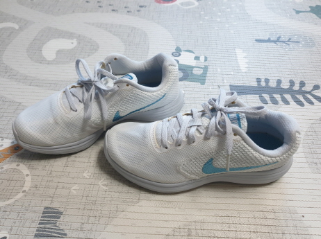 나이키 레블루션3 러닝화 사이즈-230