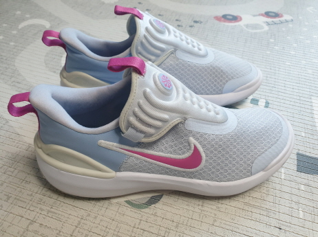 나이키  러닝 슬립온 스니커즈  사이즈-250