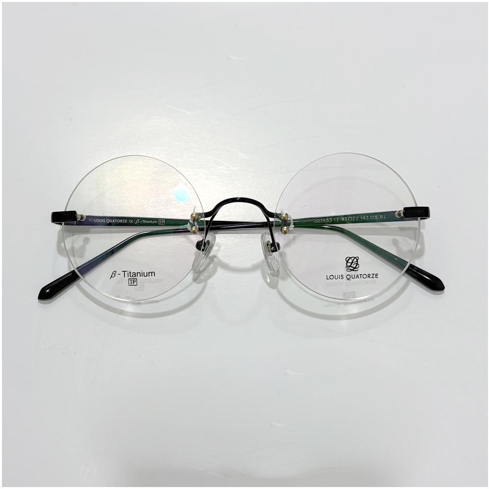 루이까또즈 티타늄 무테 동그란 안경테(매장진열상품)