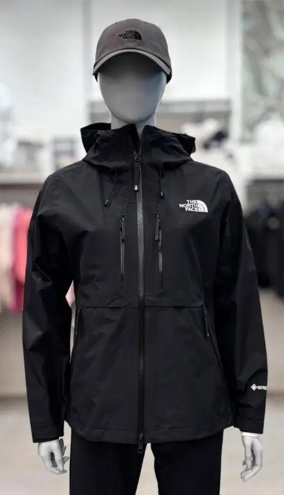 노스페이스 여성 고어텍스 하이커 자켓 각 85S, 90M사이즈 블랙컬러