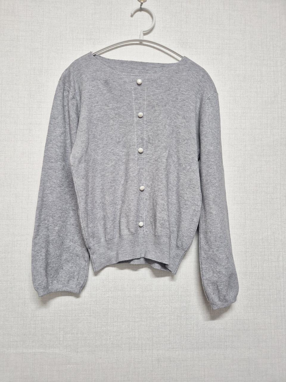 그레이 진주 티셔츠