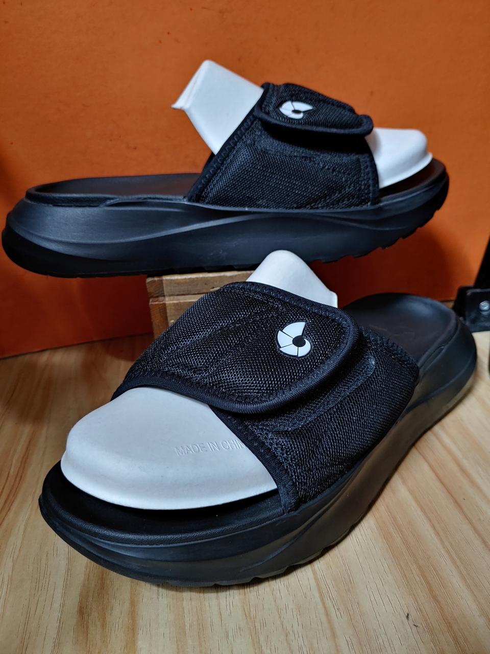 네파 슬리퍼(표기270 추천사이즈265)