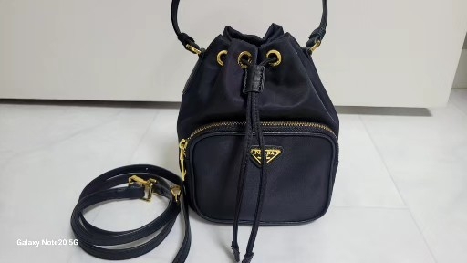 프라다 버킷스몰