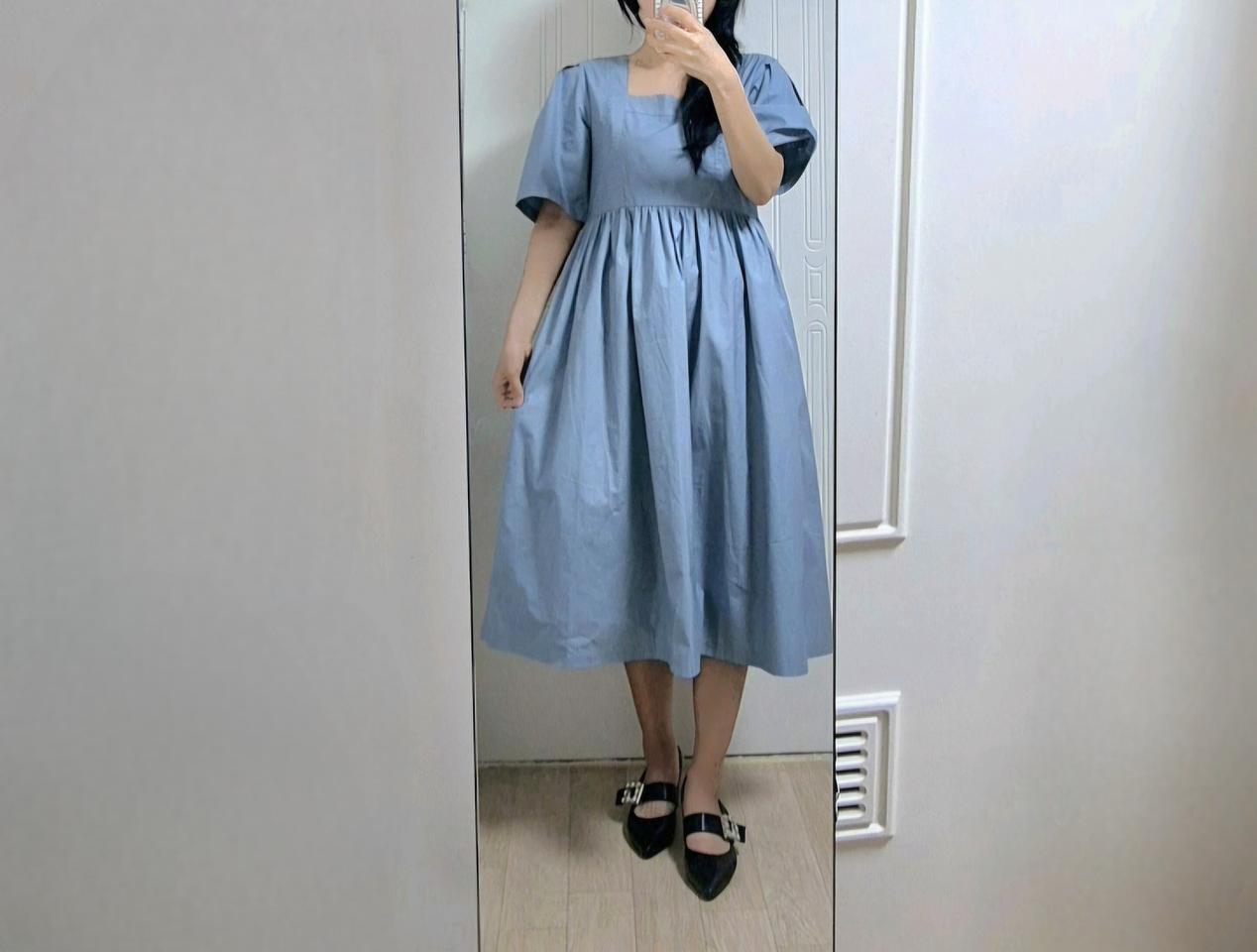 [새상품] 하늘 스퀘어넥 뒷지퍼 플레어 롱 원피스