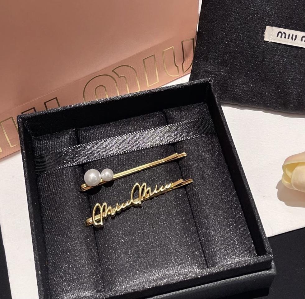 미우미우 헤어핀 세트