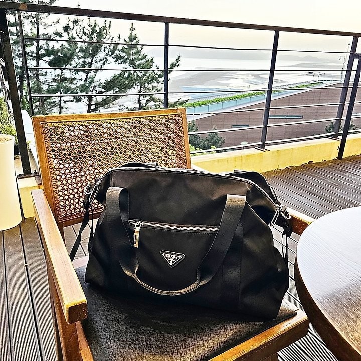 프라다 앞지퍼 여행구