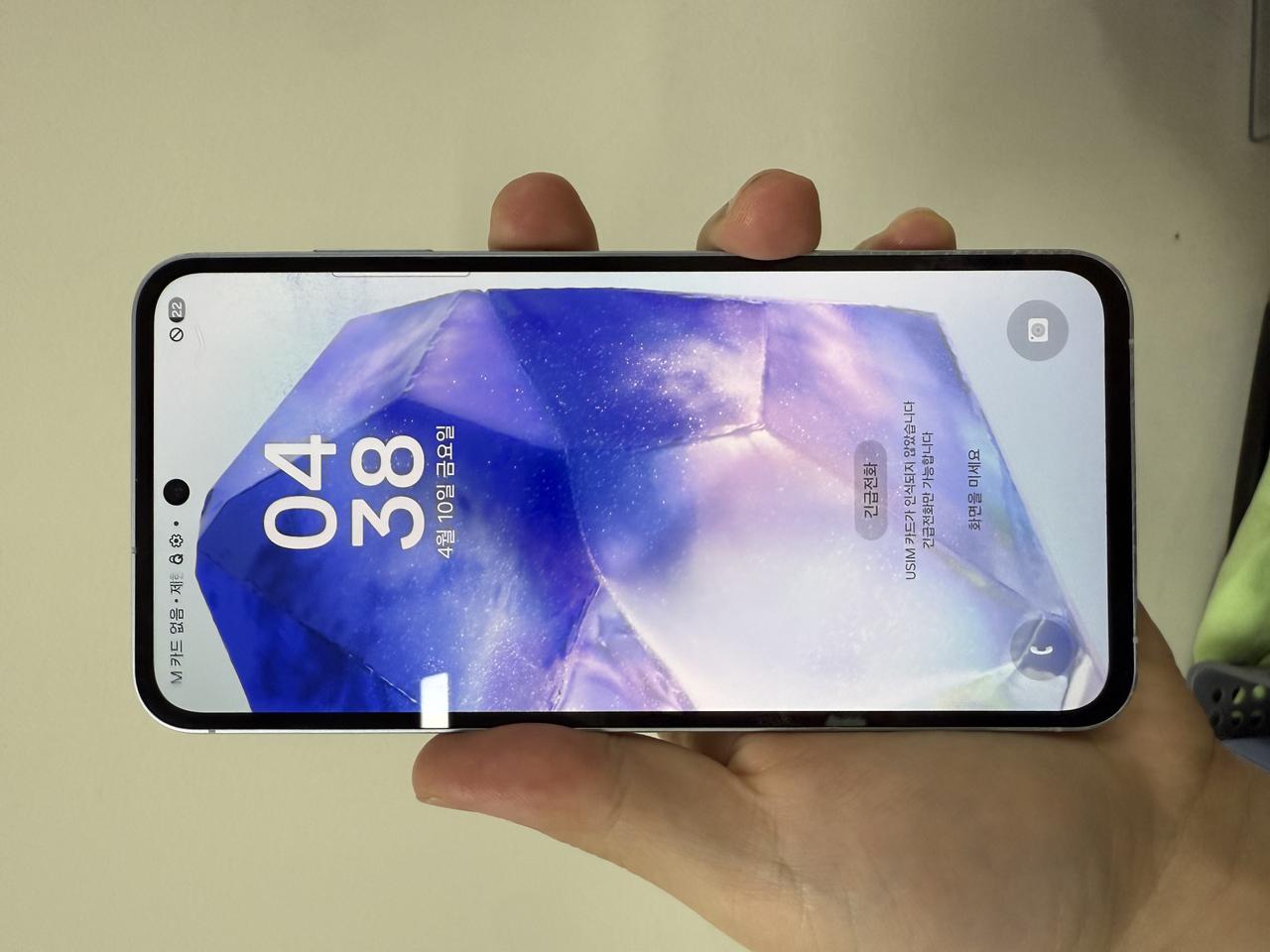 삼성 갤럭시퀀텀5 화이트 128G