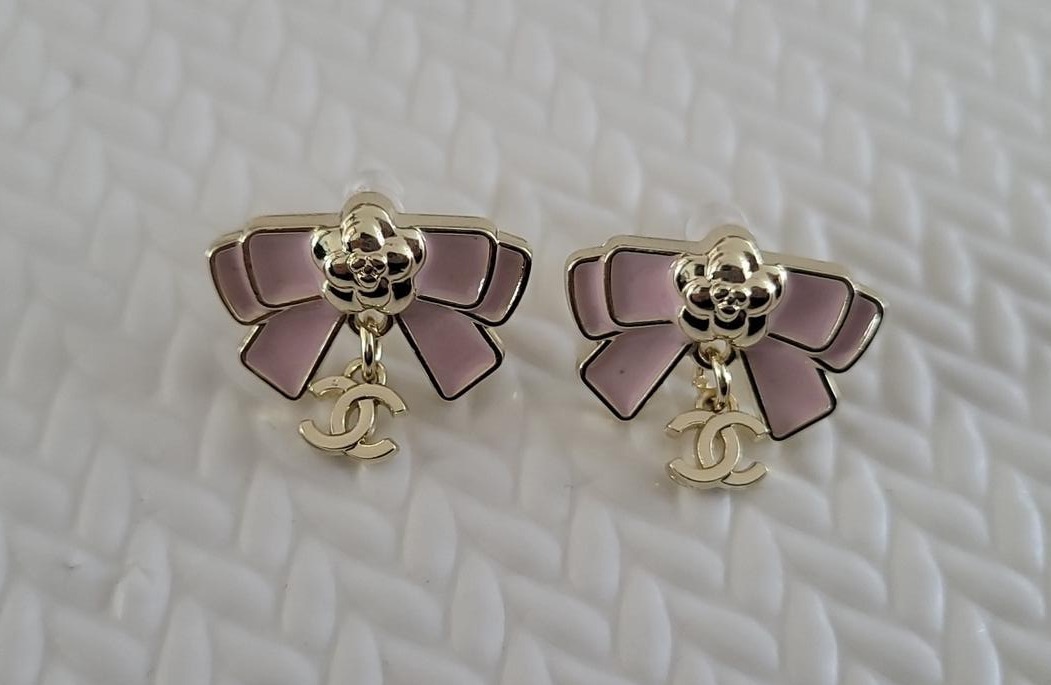 샤 리본 귀걸이