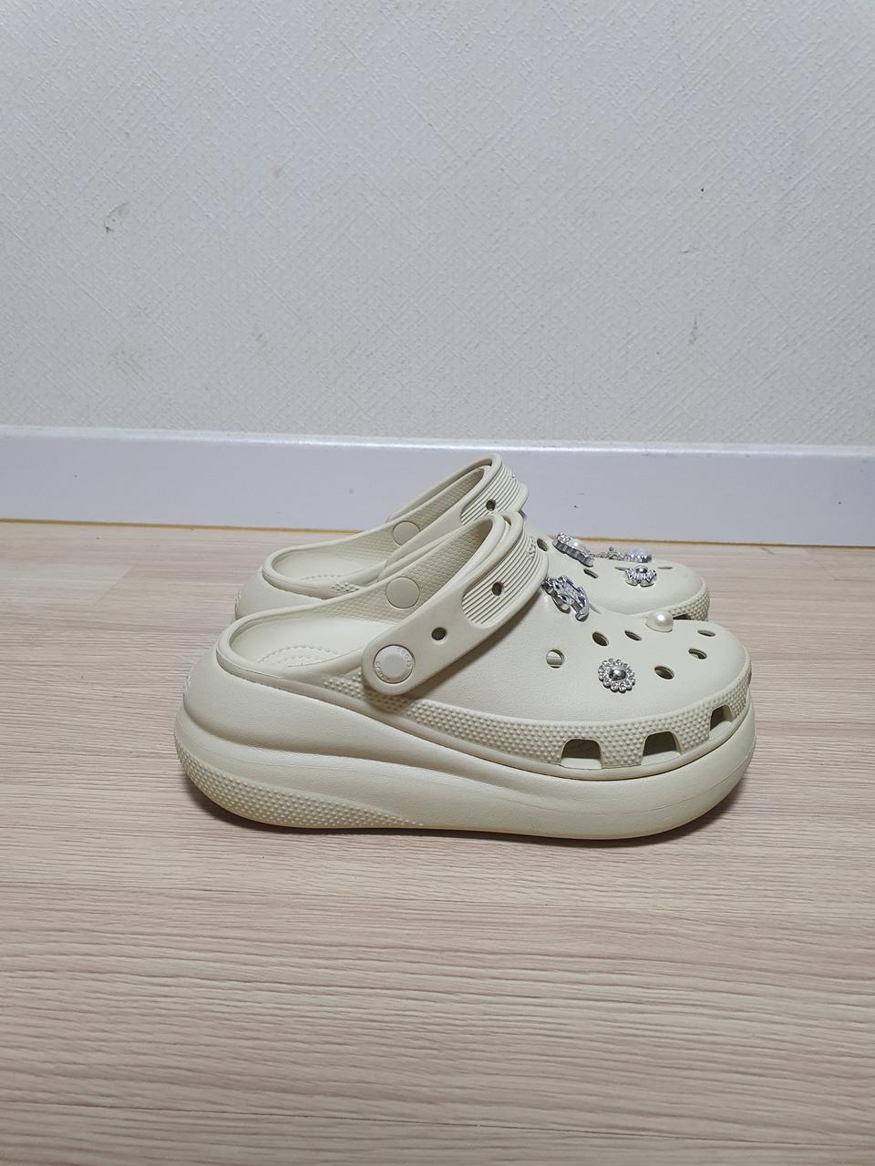 크록스 플랫폼 클로그 아이보리 230