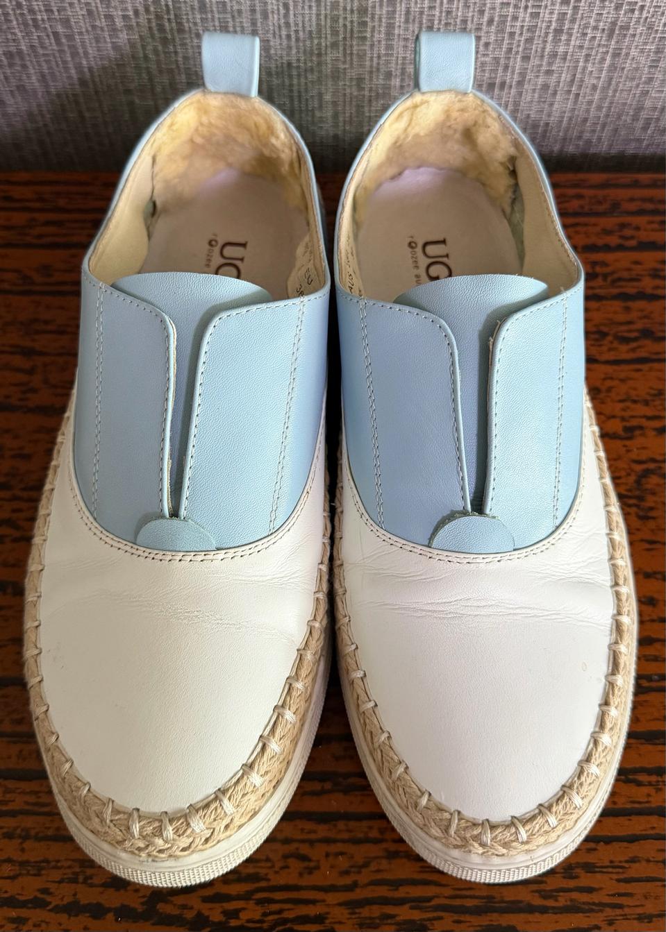 어그 UGG 레더 슬립온 하늘색 흰색 가죽 양털 에스파드류 스니커즈 36