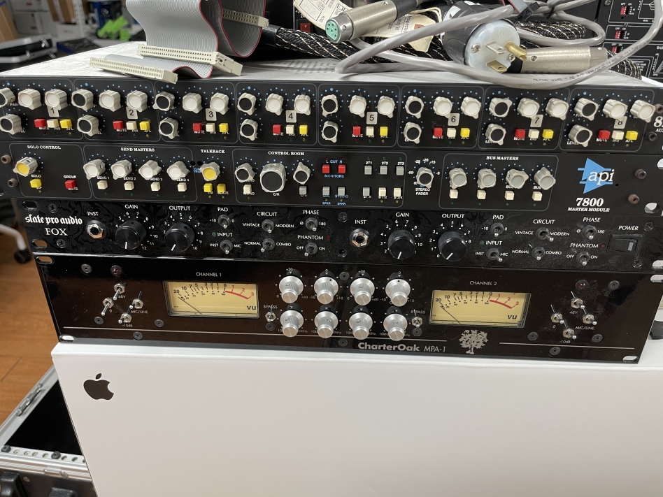  api 8200 7800 8채널 써밍엠프8200  콘솔센터섹션7800
