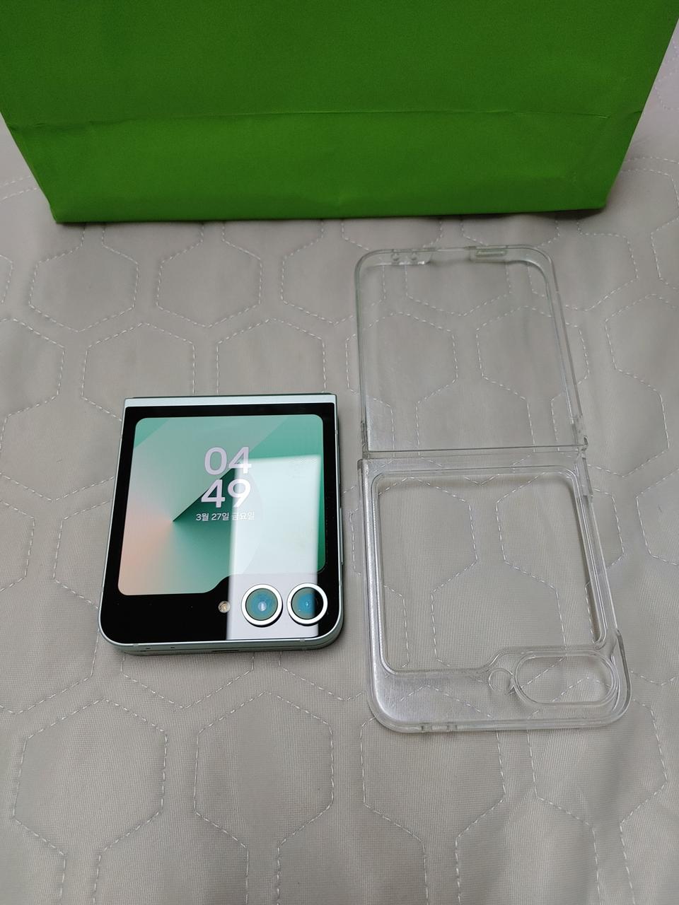 그냥 새폰 ㅡ 갤럭시 Z플립6 256GB 개통일 보세요