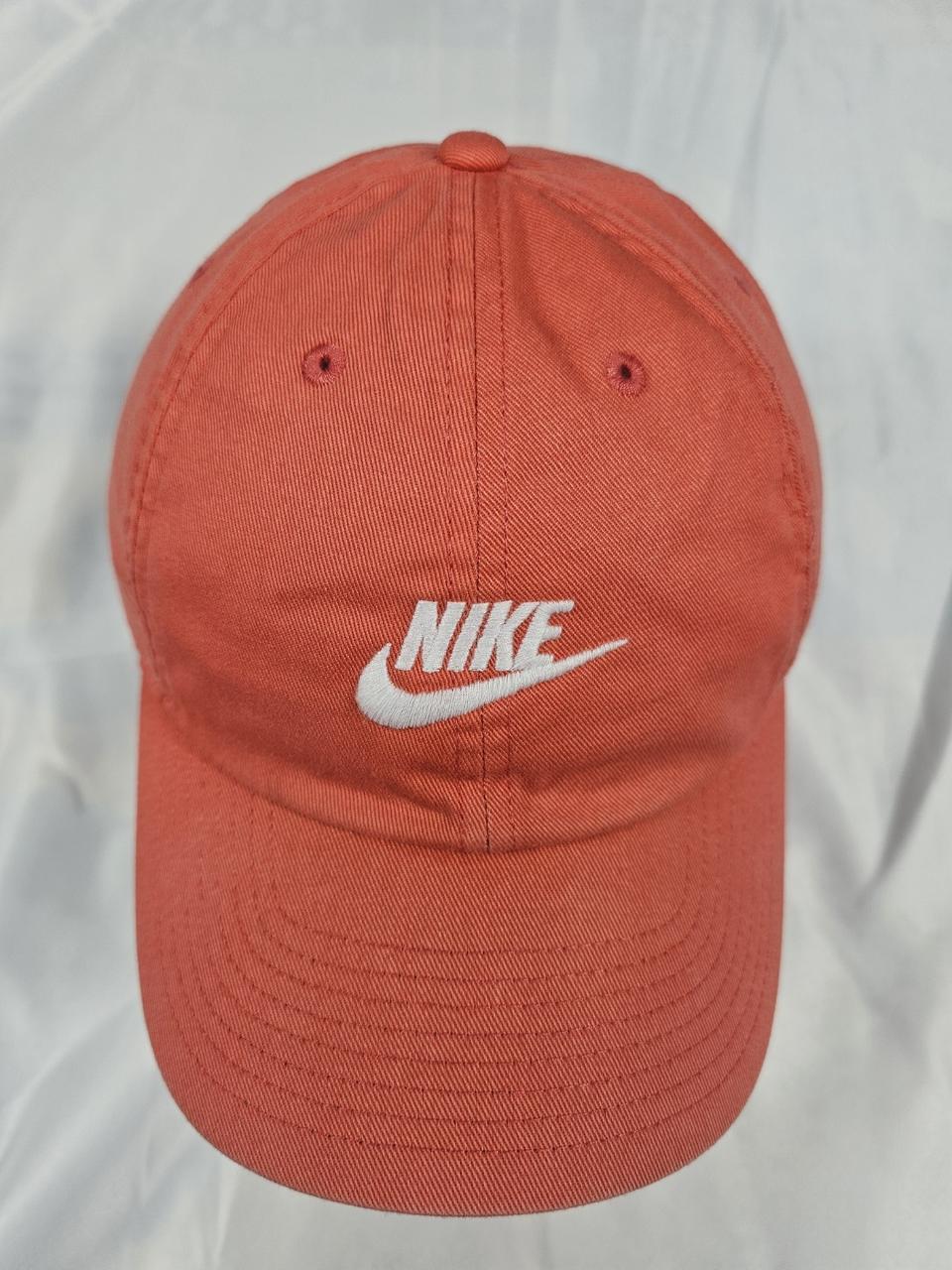 나이키코랄핑크볼캡