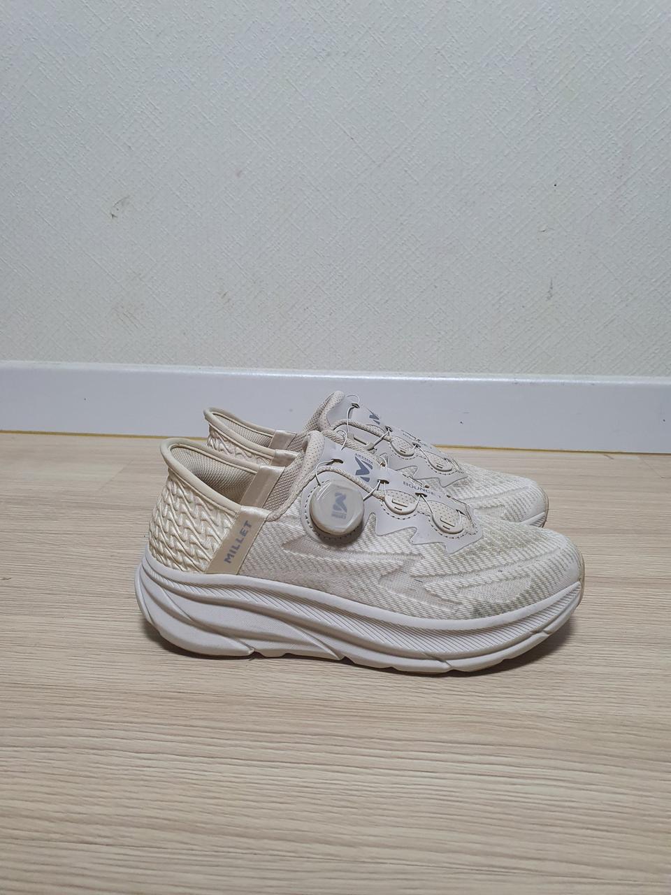 밀레 바운스 1 보아 워킹화 235