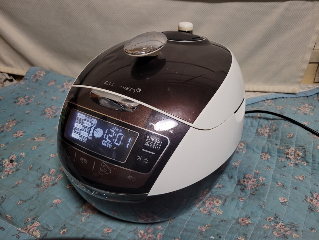 쿠첸 10인용 IH압력밥솥 WHC-VE1001GD