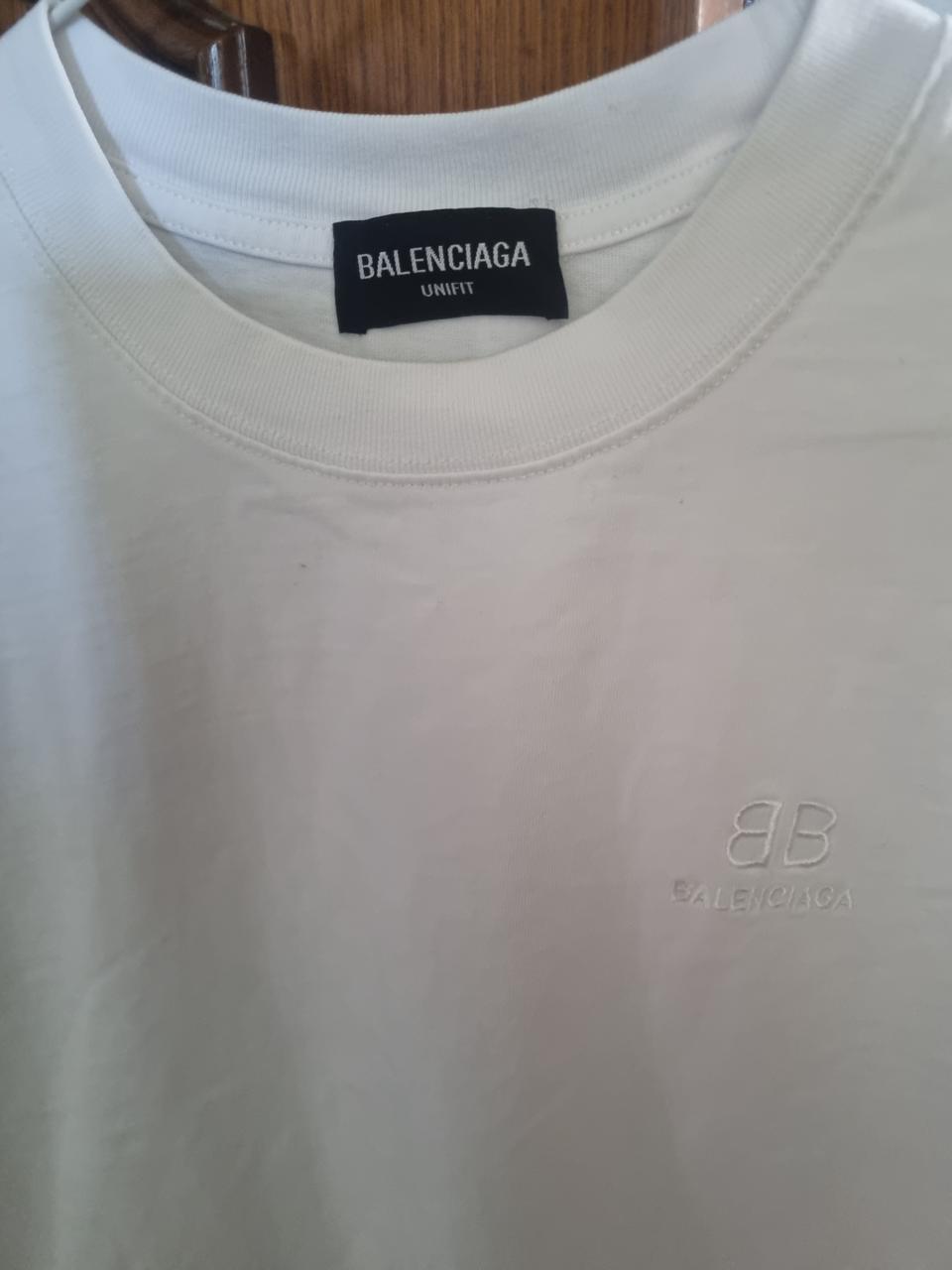 발렌시아가로고반팔티화이트.  S/M
