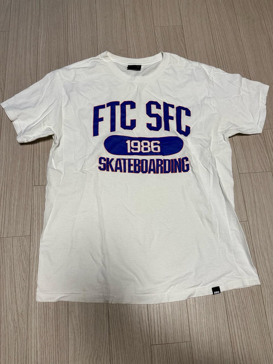 (L) FTC 2023 유니버시티 반팔 티셔츠 화이트