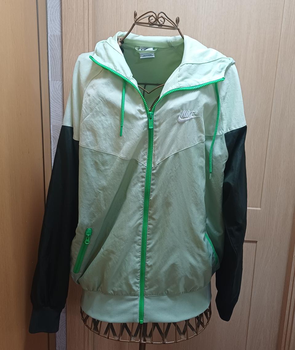 나이키(NIKE) 윈드러너 후드 집업 바람막이 (M사이즈)