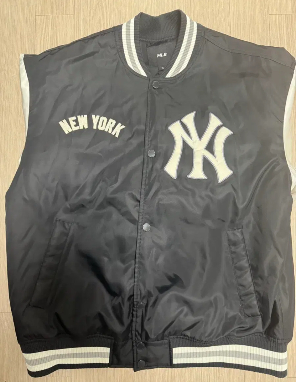 MLB[카리나 착용]시그니처 나일론 바시티자켓 NY (Black) XL