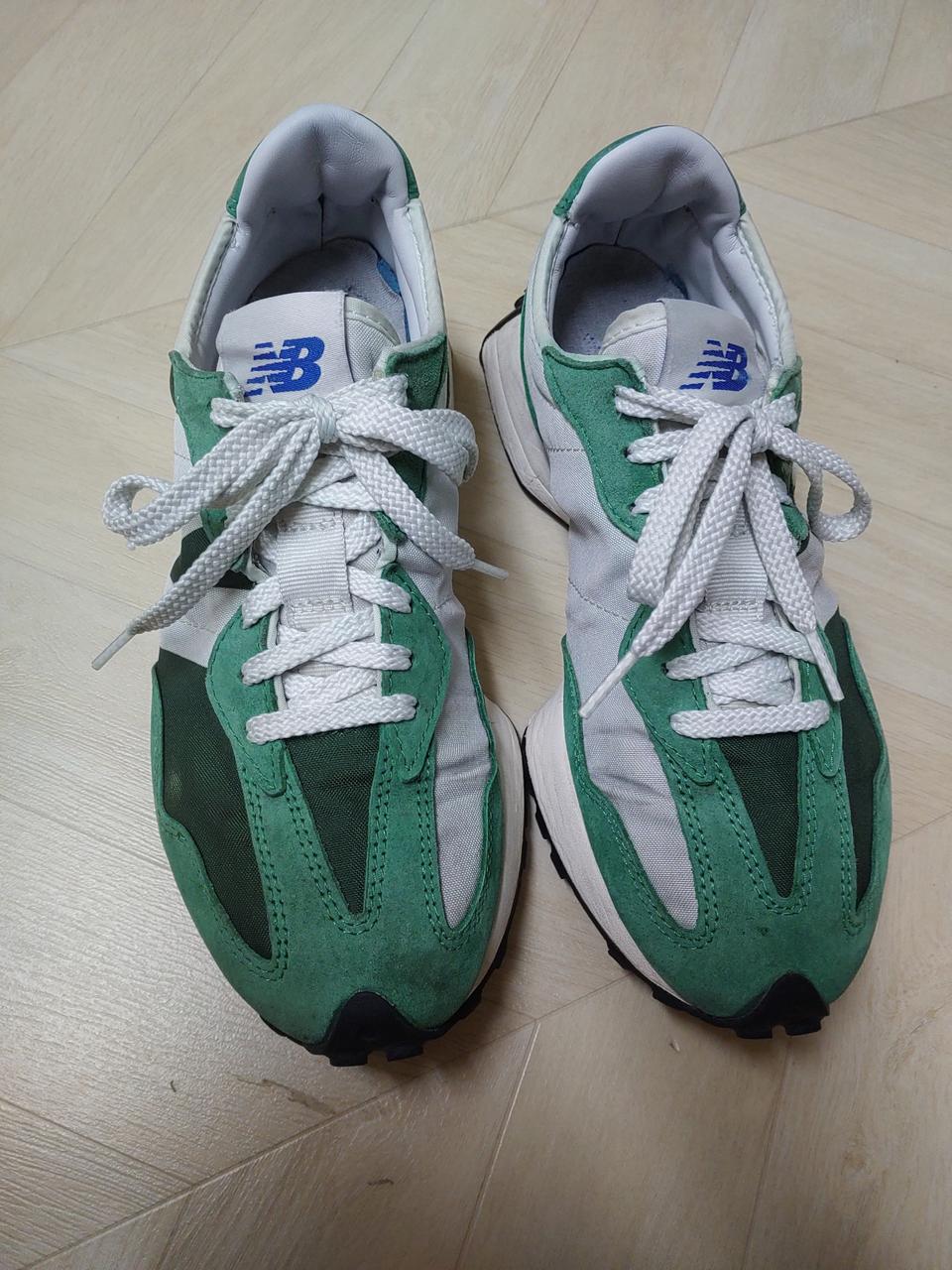 뉴발란스 327 그린 화이트 255mm