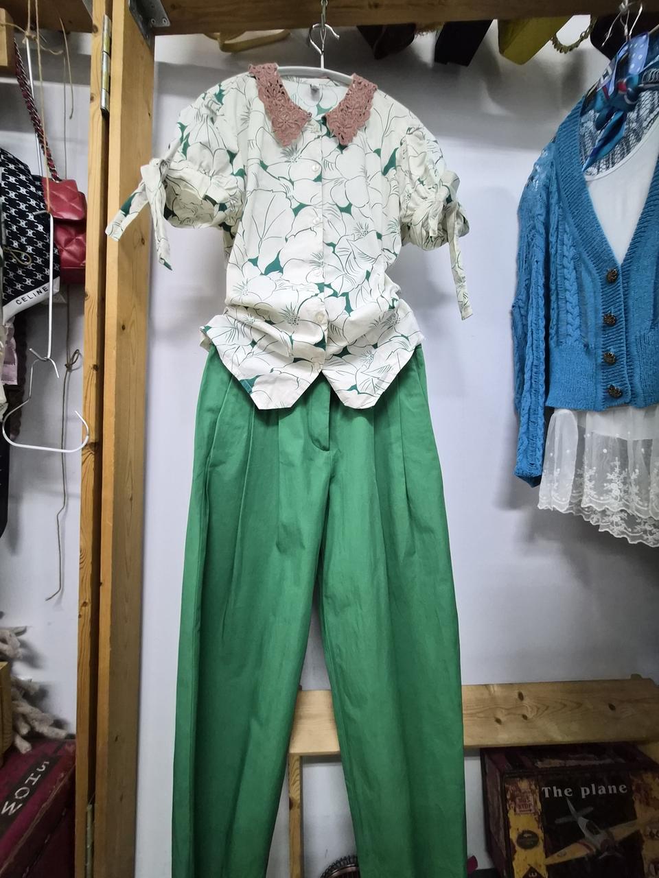 임블리 크로셰 카라넥 블라우스 코스 그린 핀턱 세미배기팬츠