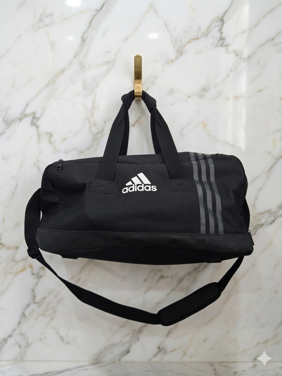 adidas 아디다스 운동가방! 수납공간 넓고 깔끔한 디자인~