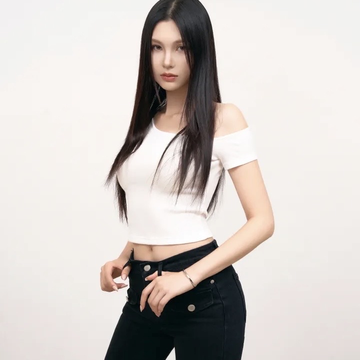 델라인 MADE 언발란스 원숄더 크롭티셔츠 화이트