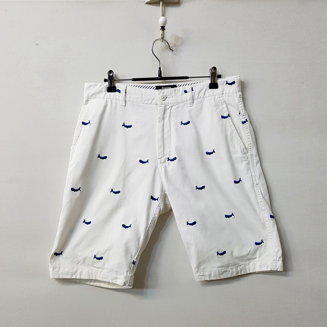 BEAMS 고래자수 반바지 화이트