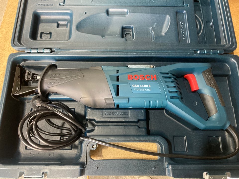 보쉬 GSA1100E 전기 컷쏘 1100W 미사용