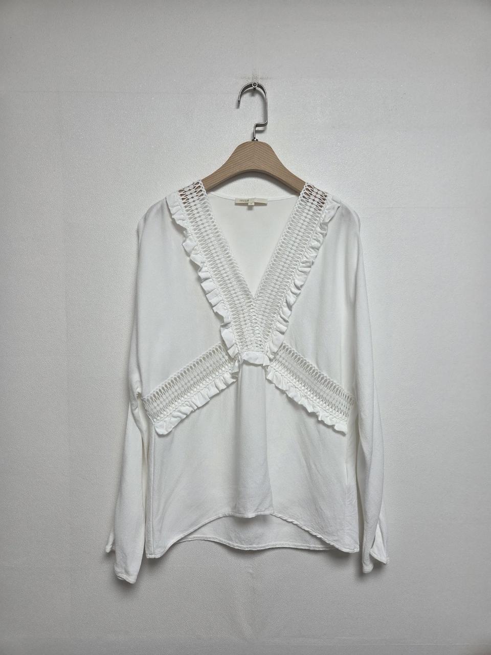 마쥬 프릴 펀칭 디자인 블라우스 화이트(M) 