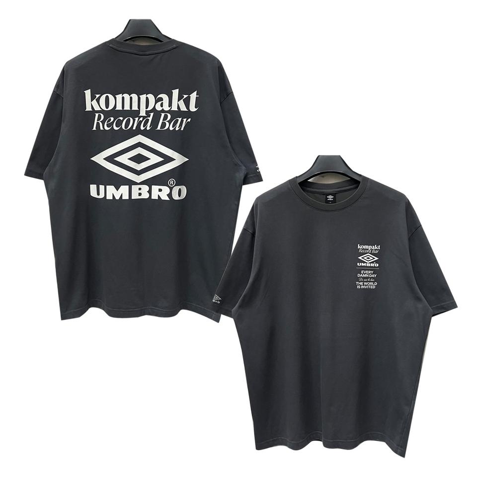 엄브로 x 콤팩트 레코드바 반팔티 110