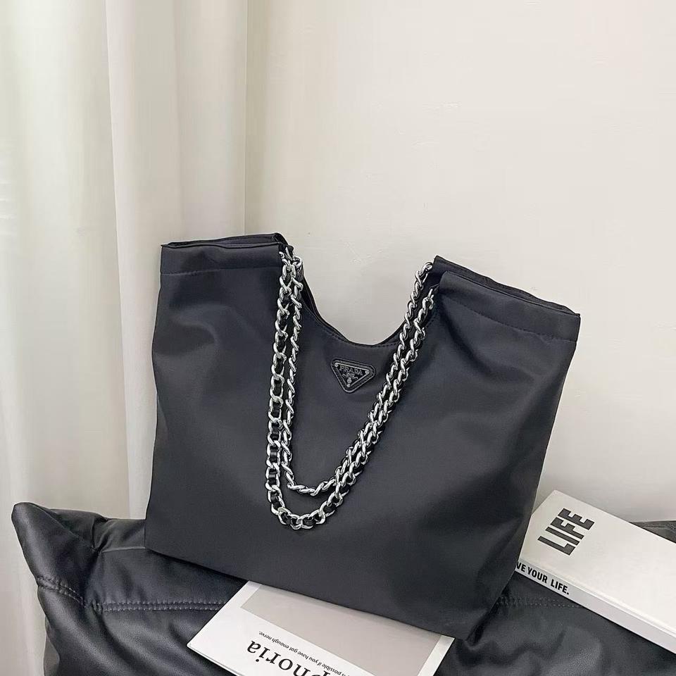 프라다 블랙 포코노 로고 빅 숄더 체인백